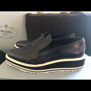 Slip-On Oxford
PRADA